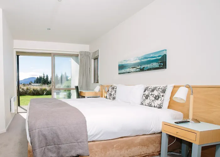 Oakridge Aparthotel 4*