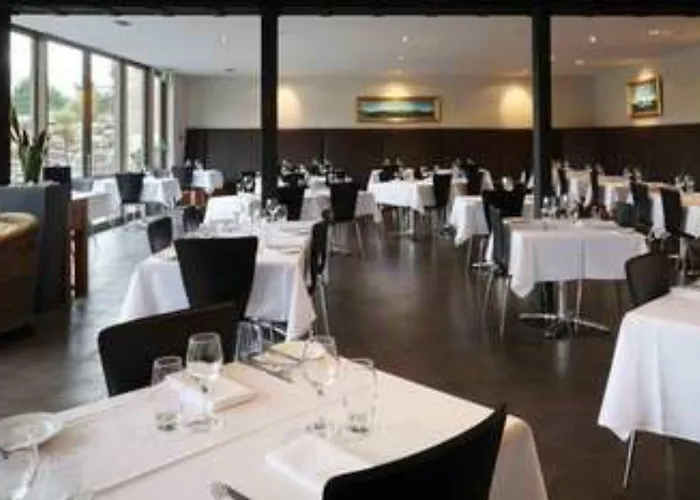 Oakridge Aparthotel