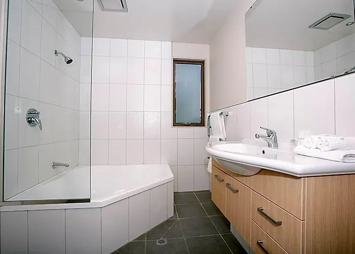 Oakridge Aparthotel 4*